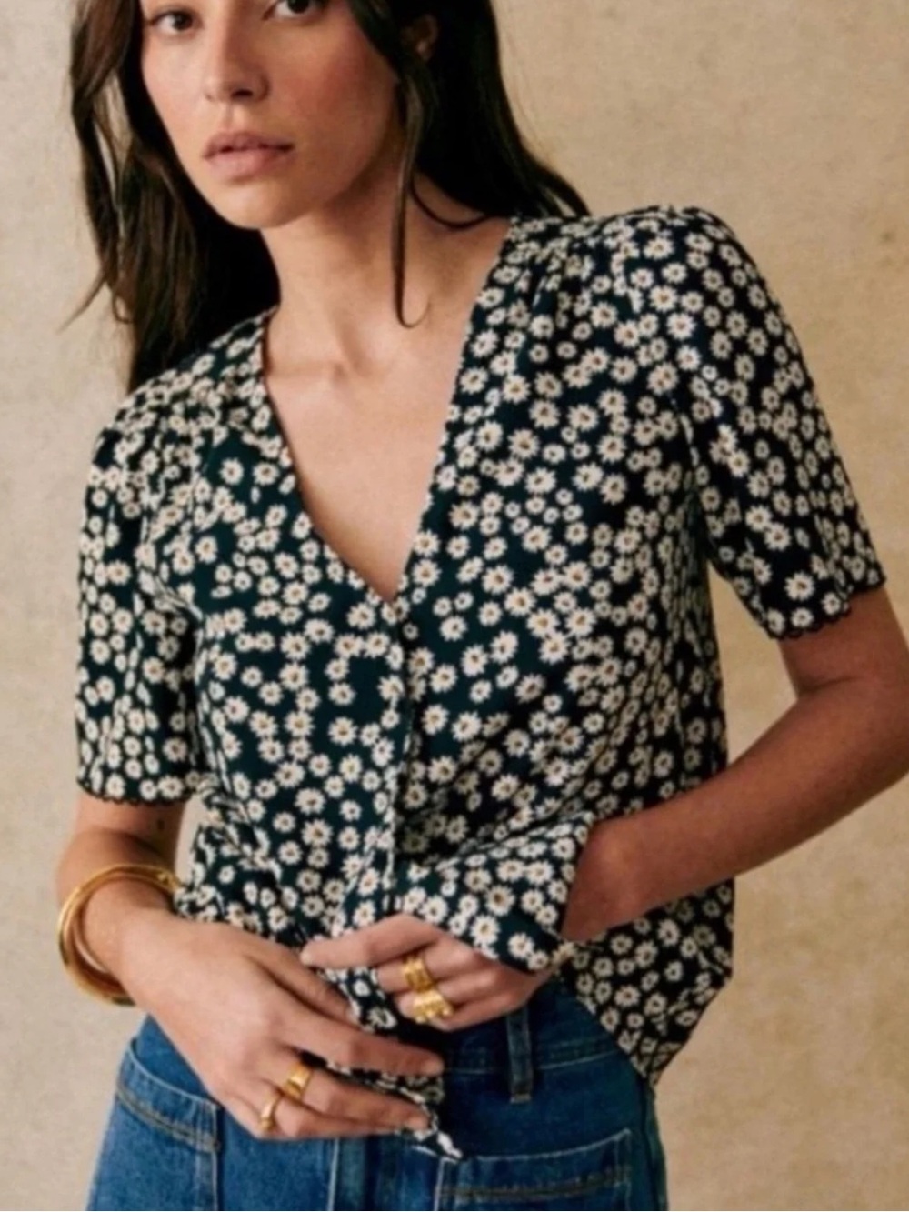Sezane Dark Green Daisy V-Neck Short Sleeve Blouse. Size 38 or Medium